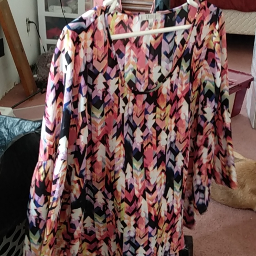 Spense women's plus size XL flowing blouse with bell sleeves.